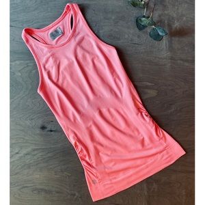 >< SOLD ><   Pink Athletic Top
